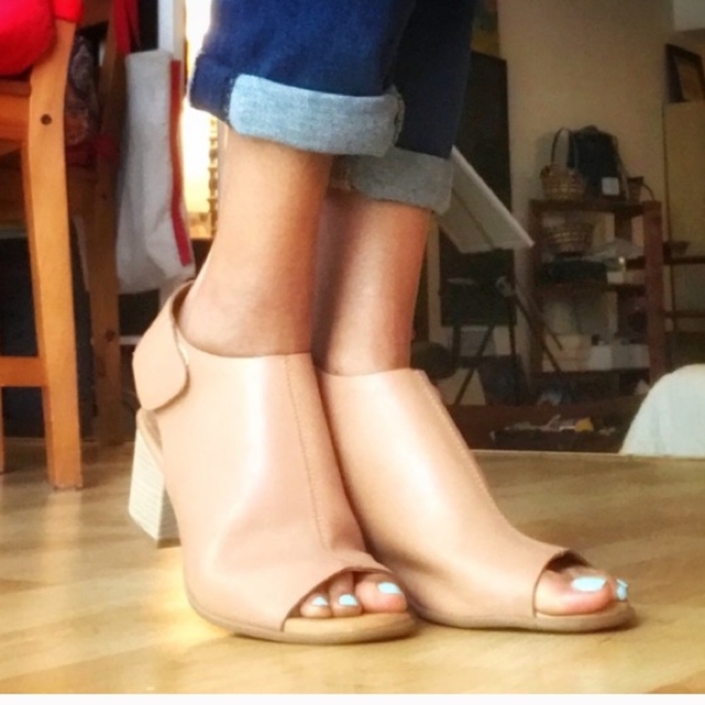 Korks open toed sandal